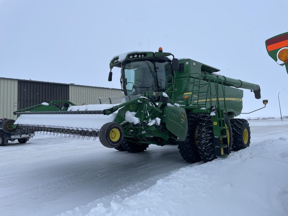 2016 John Deere S670