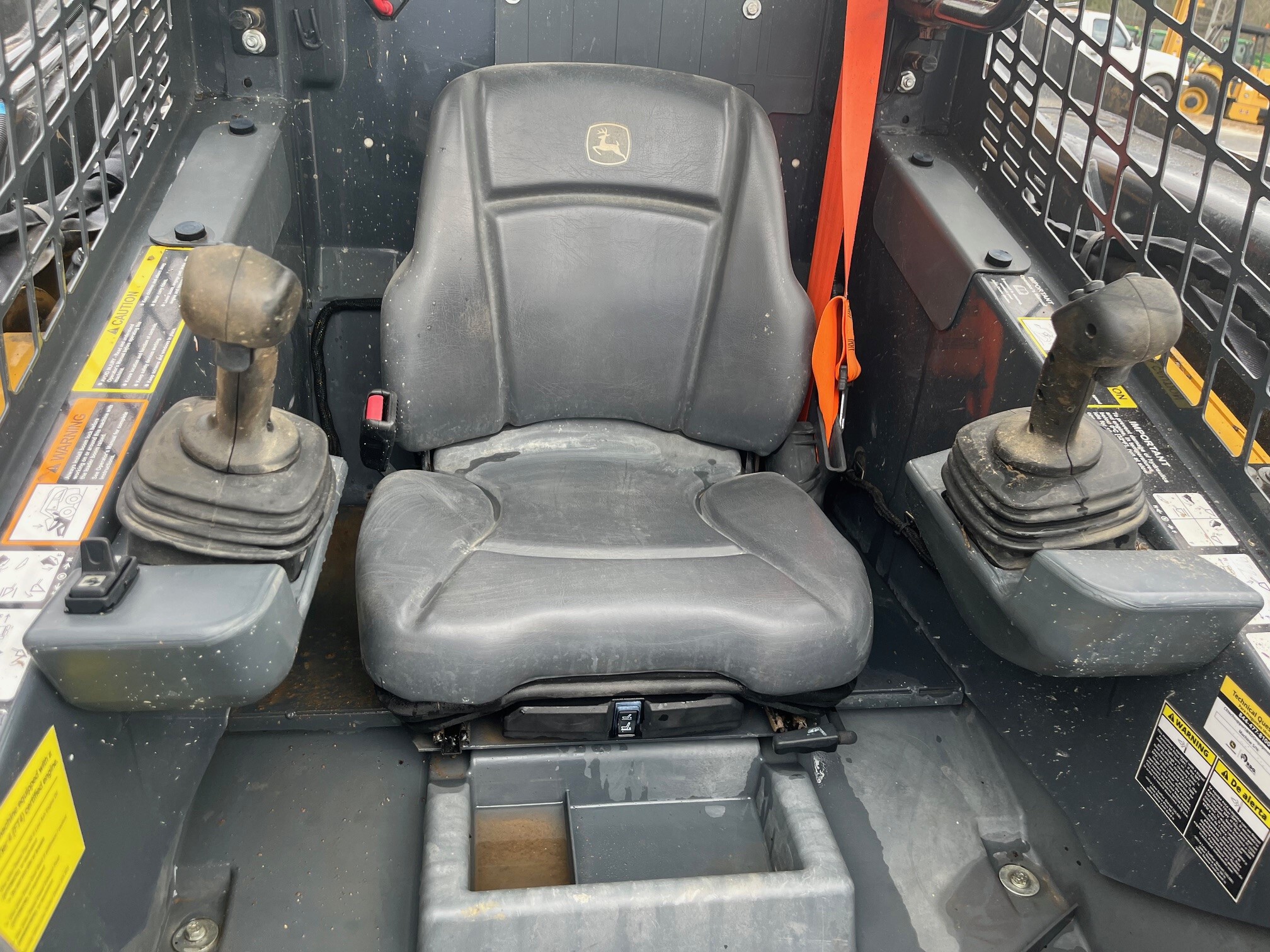 2023 John Deere 320G Image 5