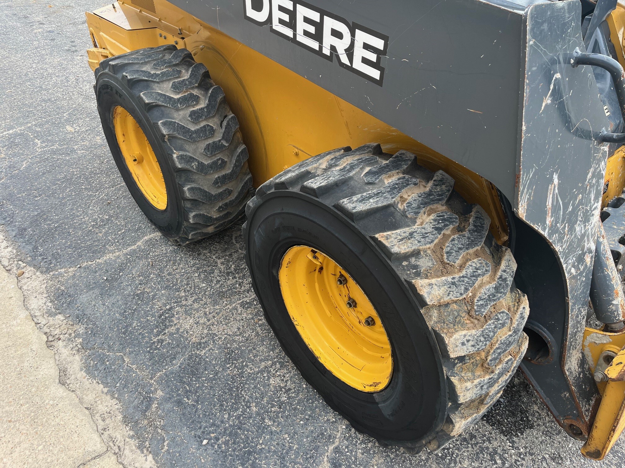 2023 John Deere 320G Image 6