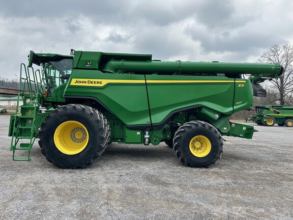 2022 John Deere X9 1100