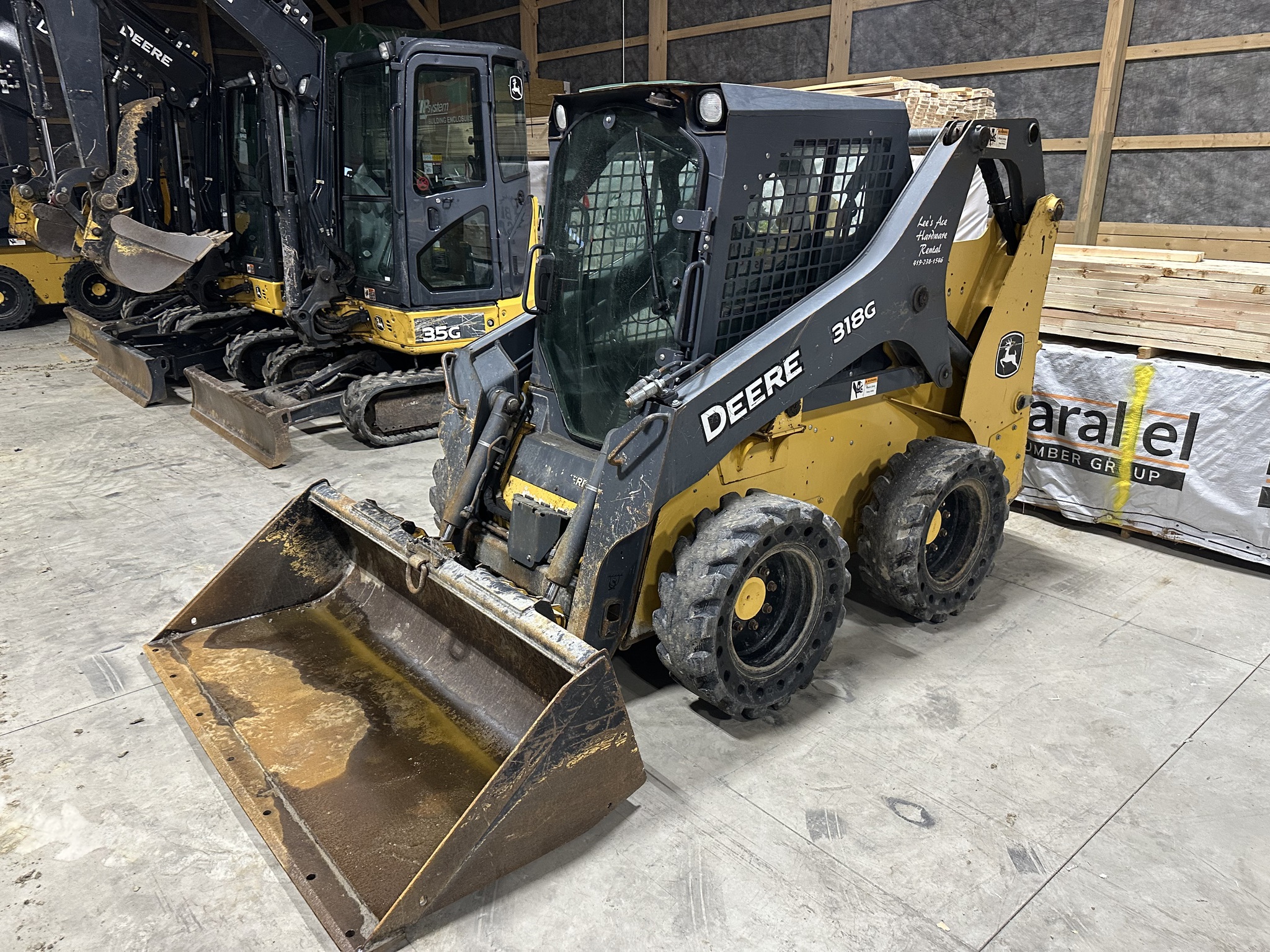 2016 John Deere 318G Image 3