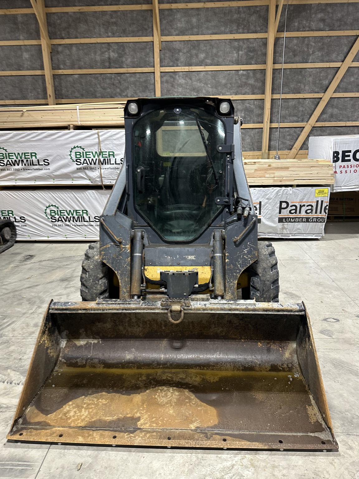 2016 John Deere 318G Image 6
