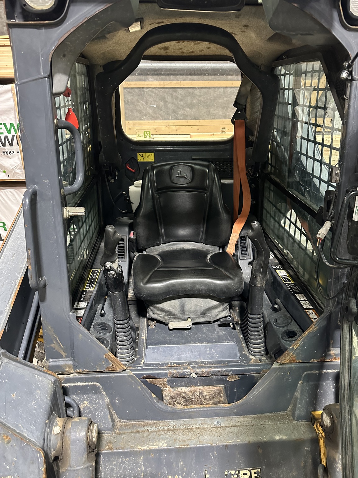 2016 John Deere 318G Image 13