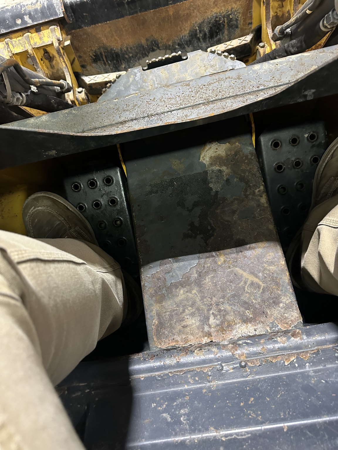 2016 John Deere 318G Image 15