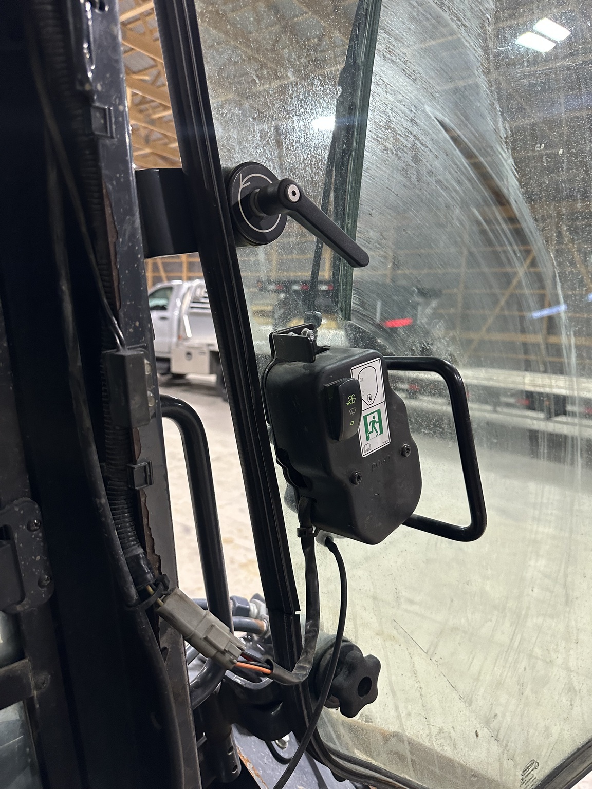 2016 John Deere 318G Image 17