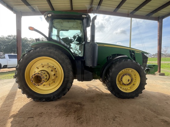 2013 John Deere 8335R Photo 1