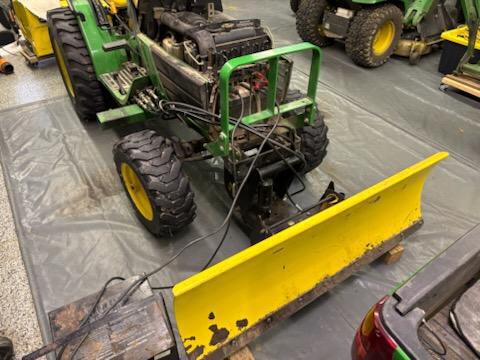 Photo of 2001 John Deere 4100