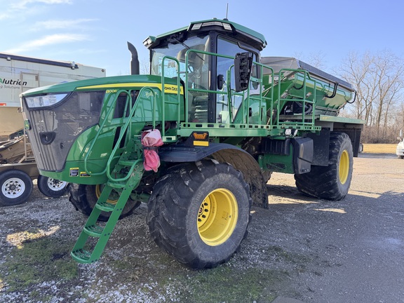 Photo of 2023 John Deere 800R