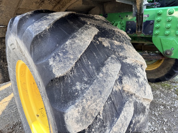 Photo of 2023 John Deere 800R