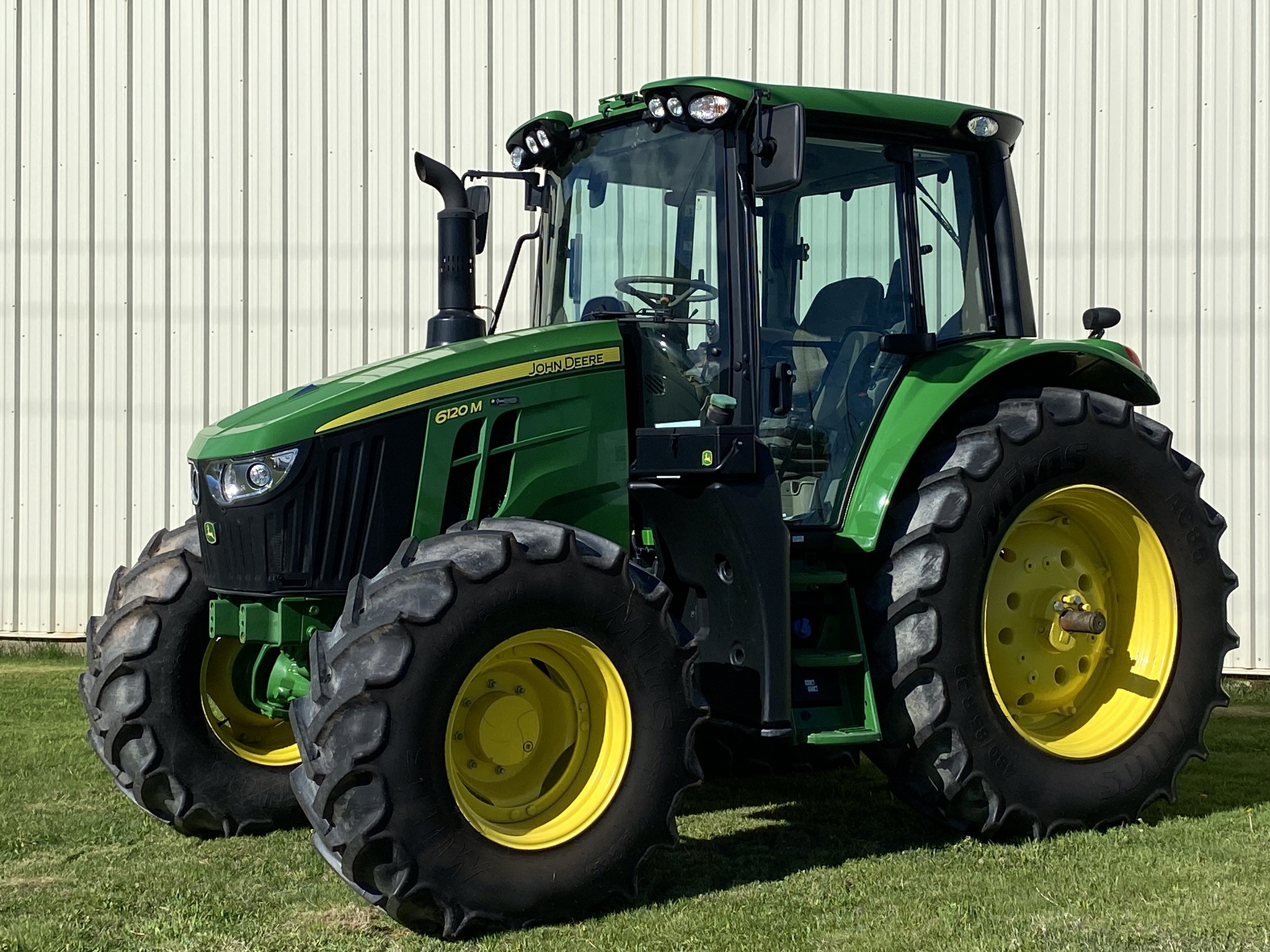 2025 John Deere 6120M Image 6