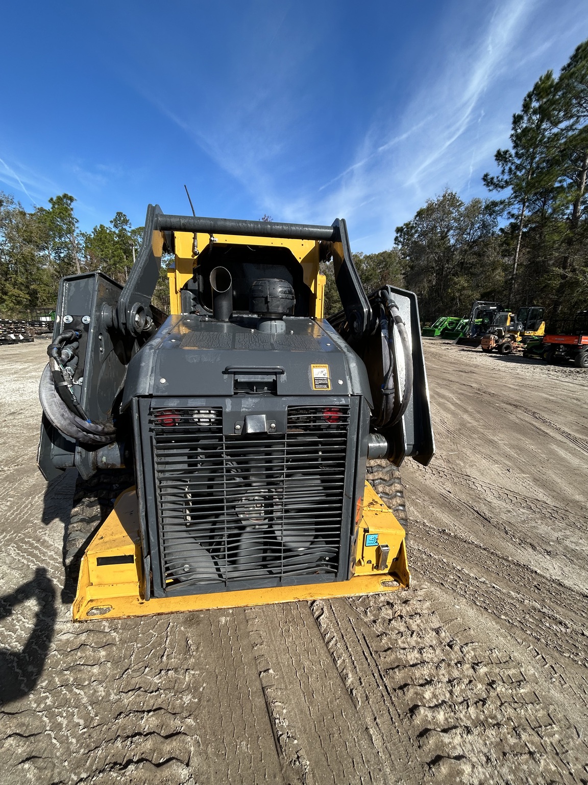 2023 John Deere 331G Image 6