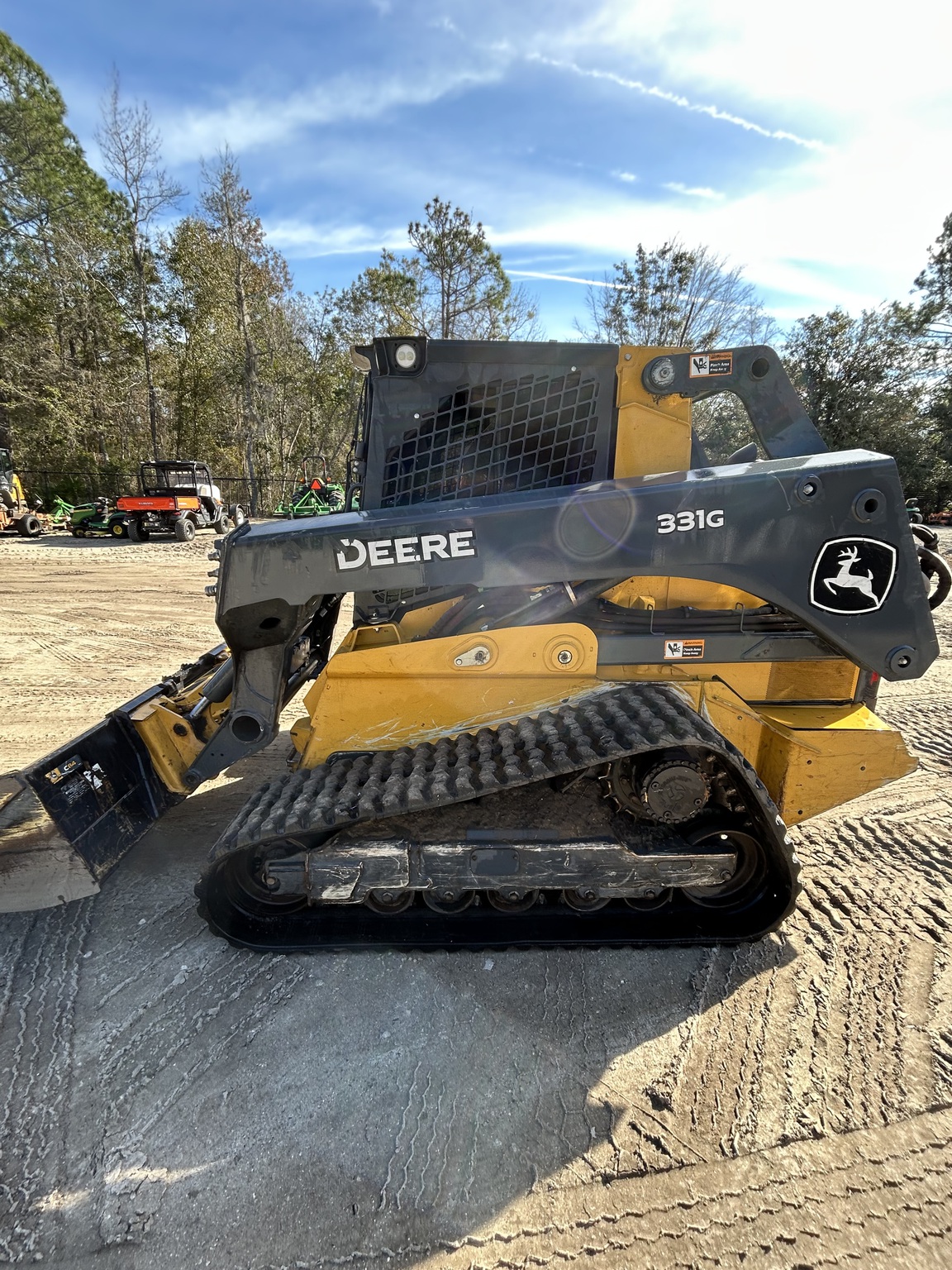 2023 John Deere 331G Image 5