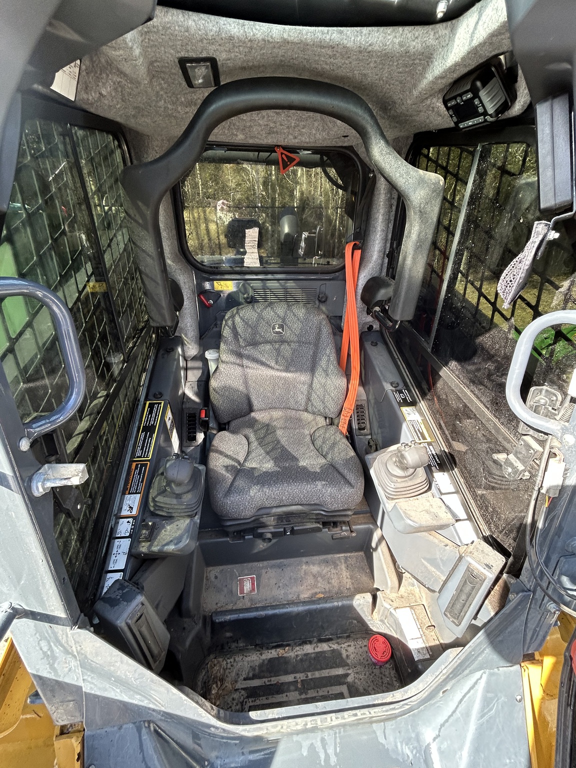 2023 John Deere 331G Image 8