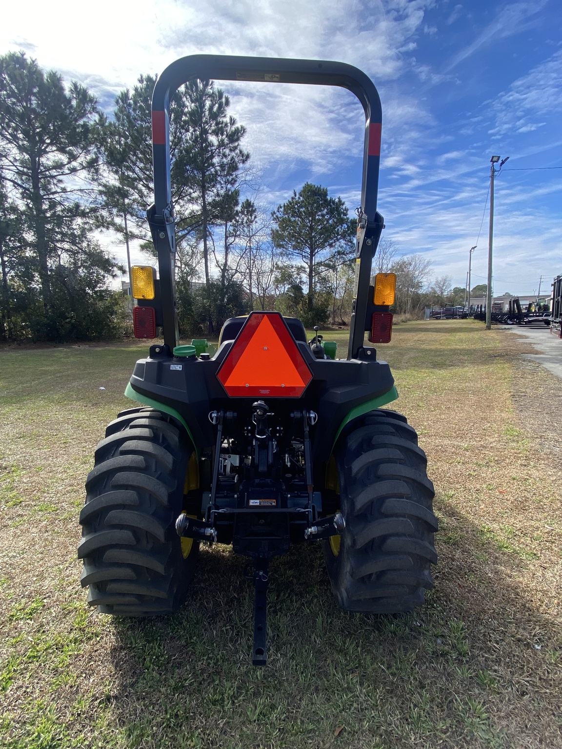 2024 John Deere 3025E Image 4