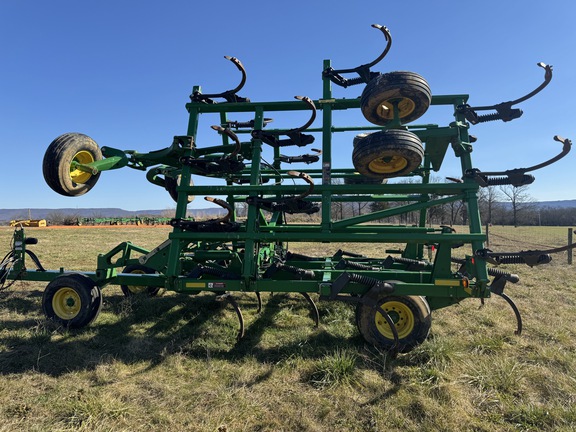 2014 John Deere 2410