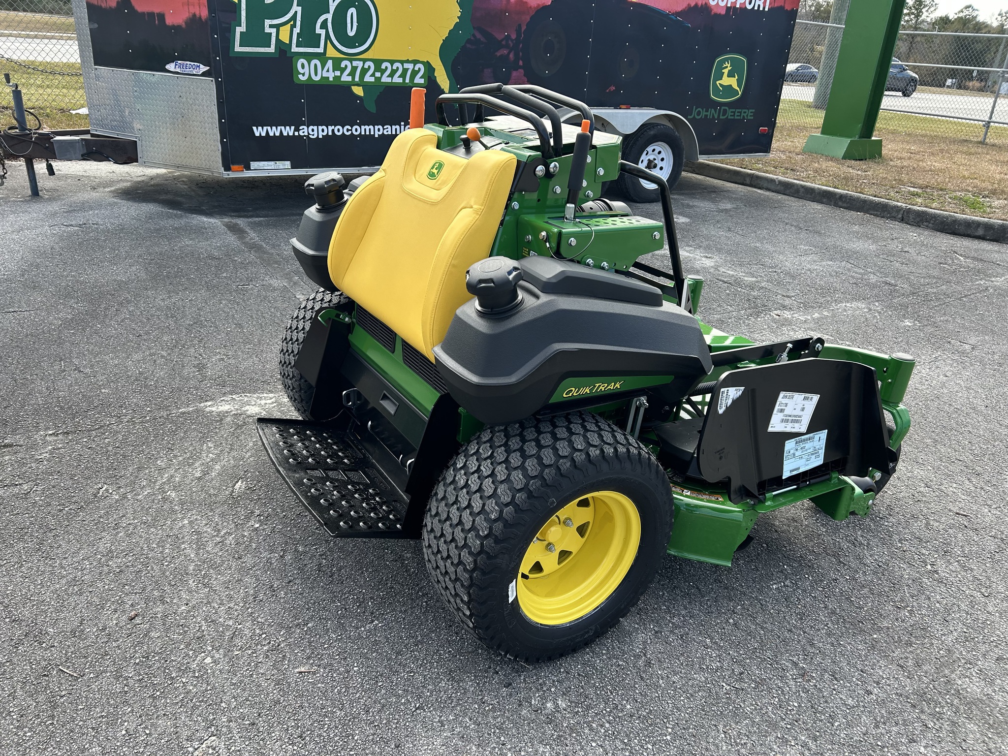 2026 John Deere Q820M Image 8