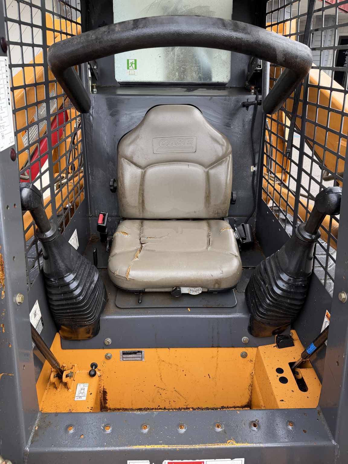 2003 Case 60XT Image 11