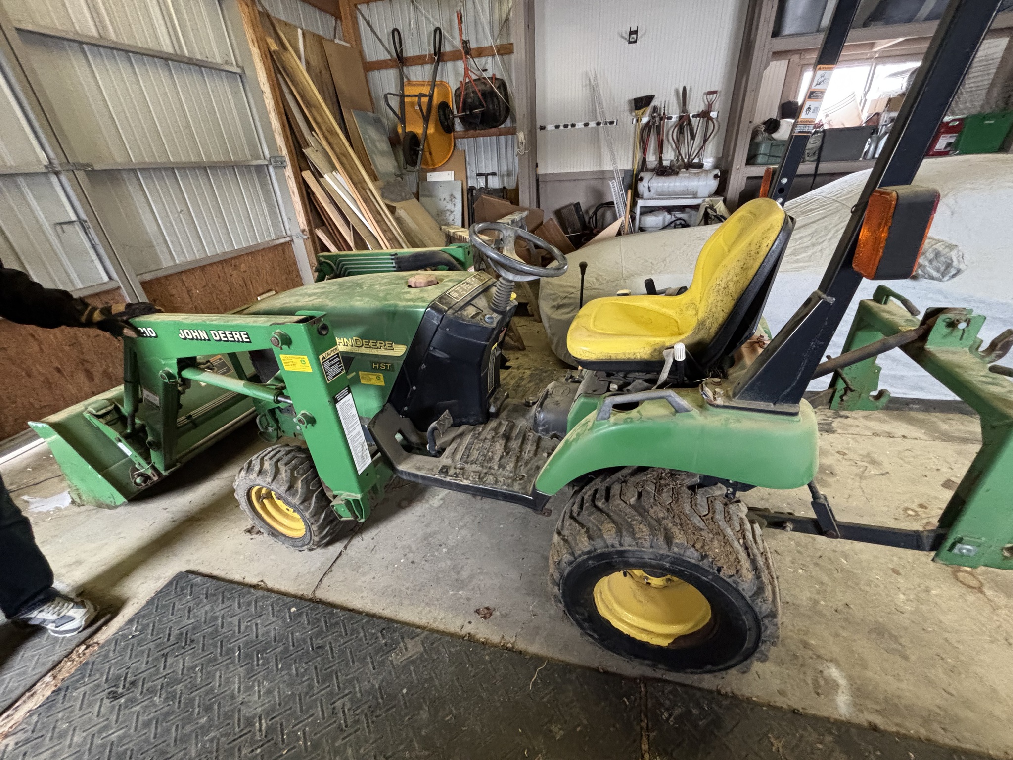 Used 2006 John Deere 2210 Compact Utility Tractors at Koenig Equipment in Urbana, OH - PhotoXL0