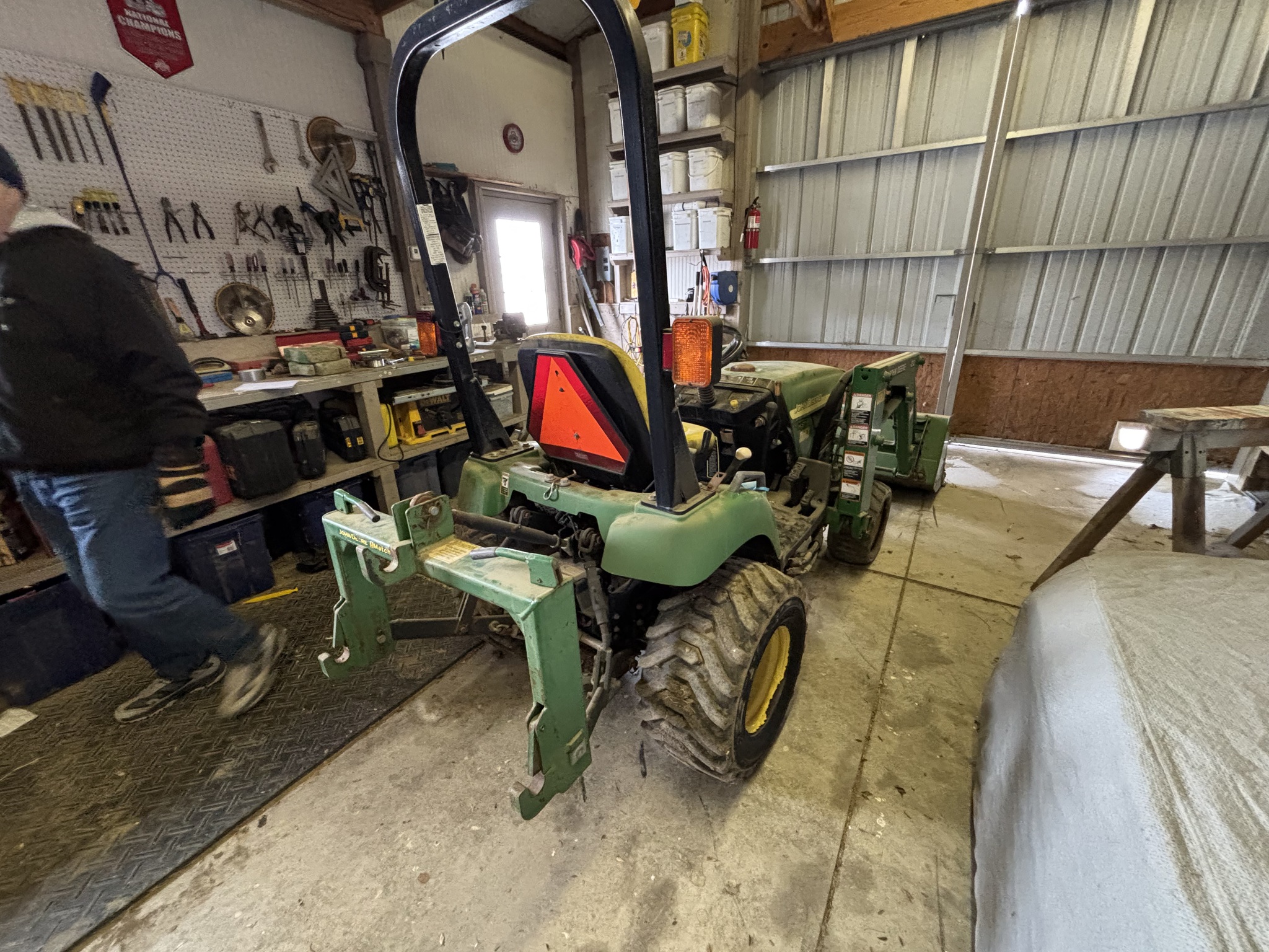 Used 2006 John Deere 2210 Compact Utility Tractors at Koenig Equipment in Urbana, OH - PhotoXL3