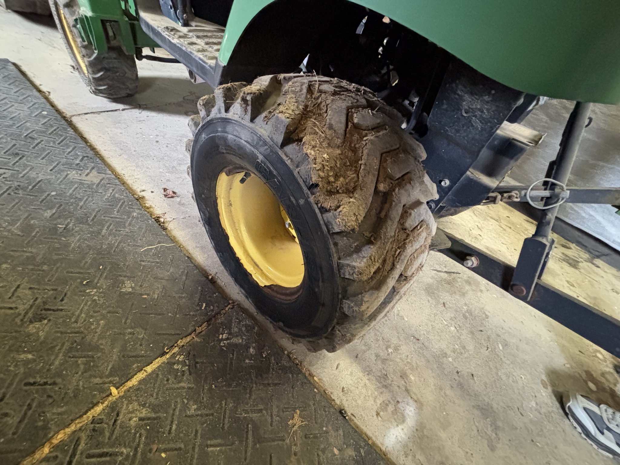 Used 2006 John Deere 2210 Compact Utility Tractors at Koenig Equipment in Urbana, OH - PhotoXL10