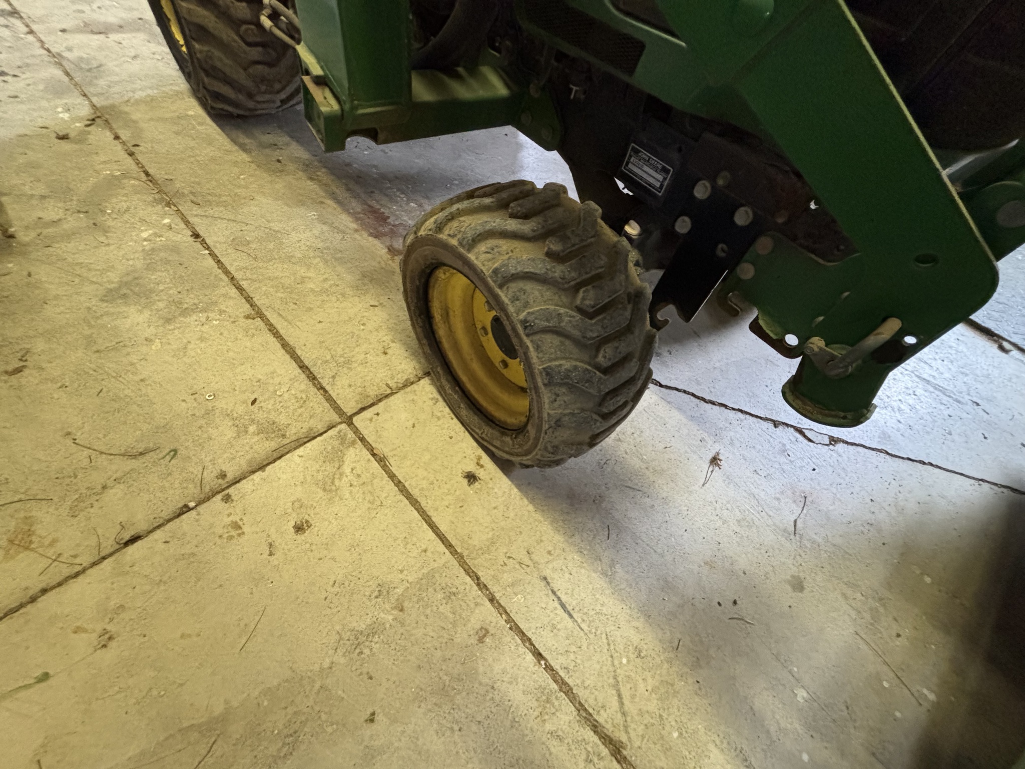 Used 2006 John Deere 2210 Compact Utility Tractors at Koenig Equipment in Urbana, OH - PhotoXL11