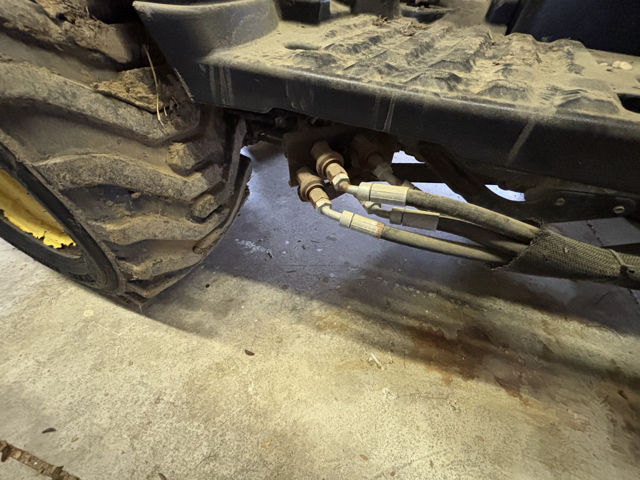 Used 2006 John Deere 2210 Compact Utility Tractors at Koenig Equipment in Urbana, OH - PhotoXL18