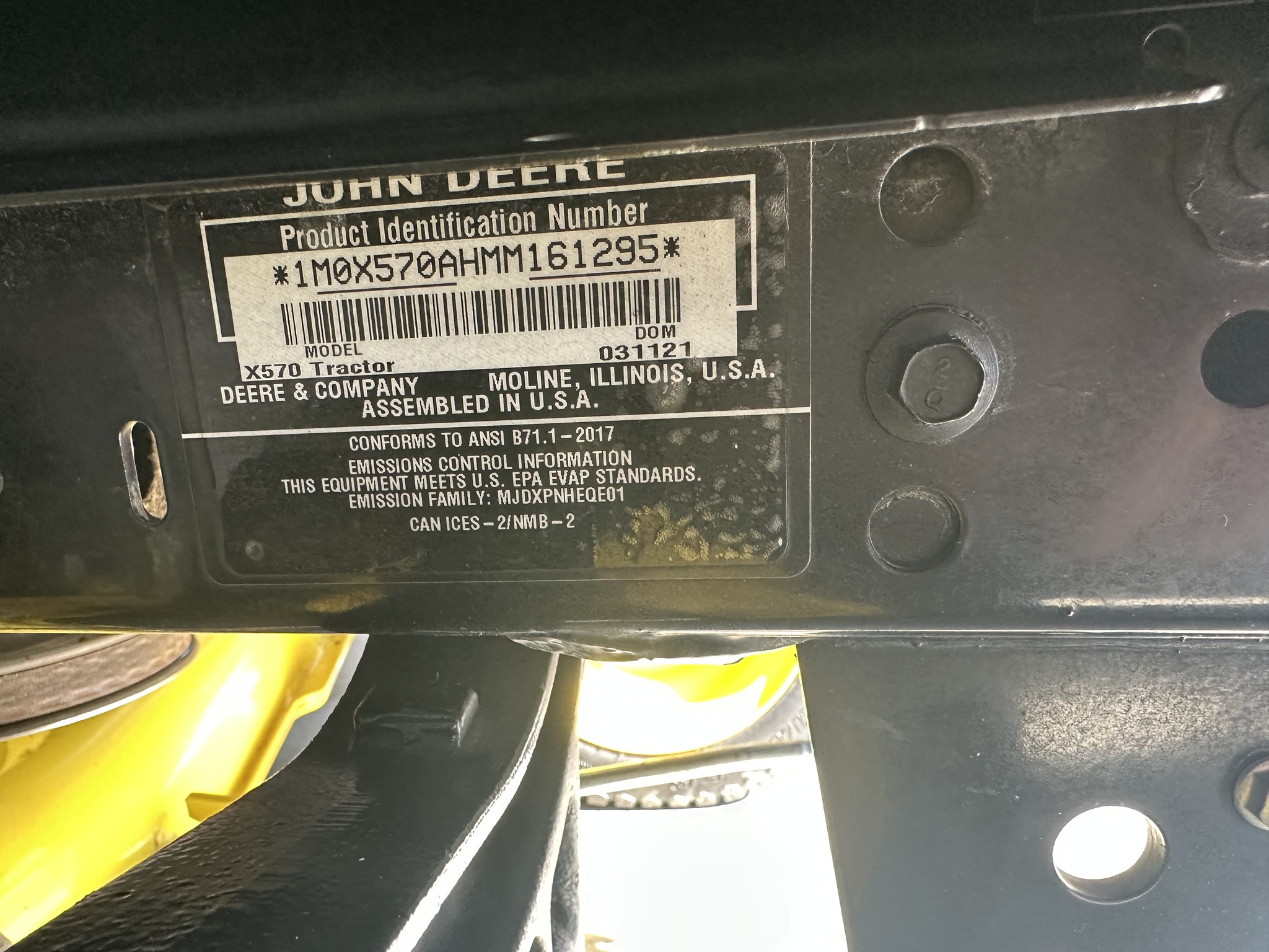 2021 John Deere X570 Image 10