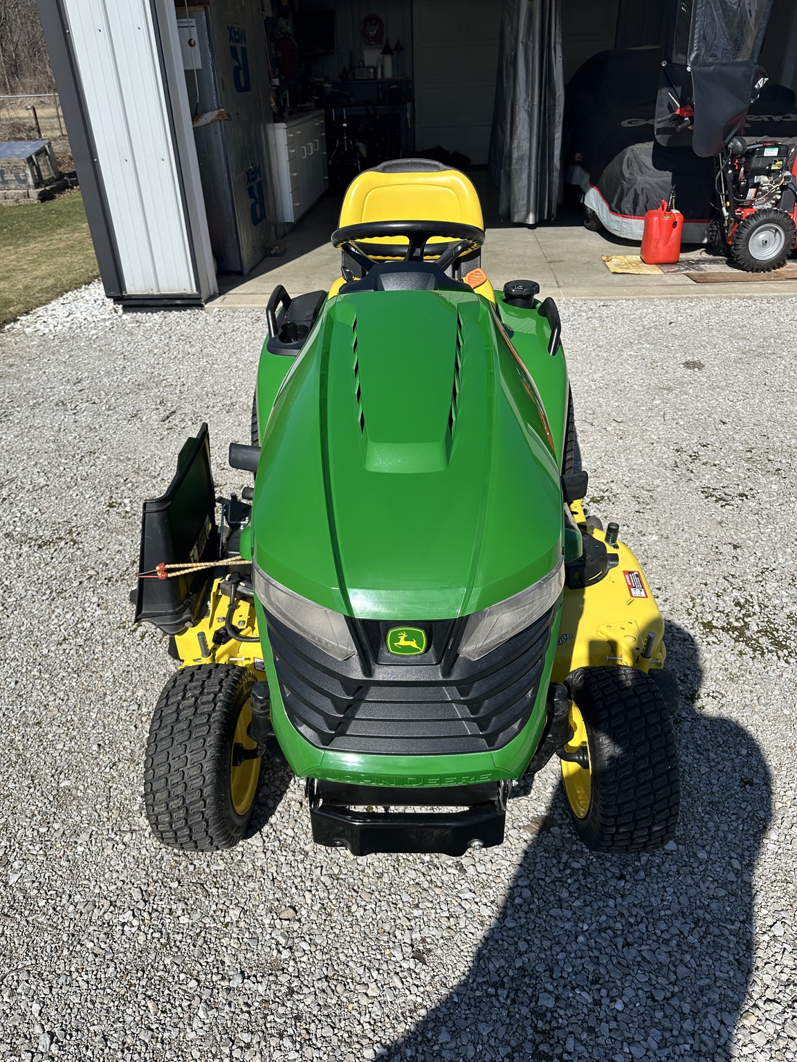 2021 John Deere X570 Image 8