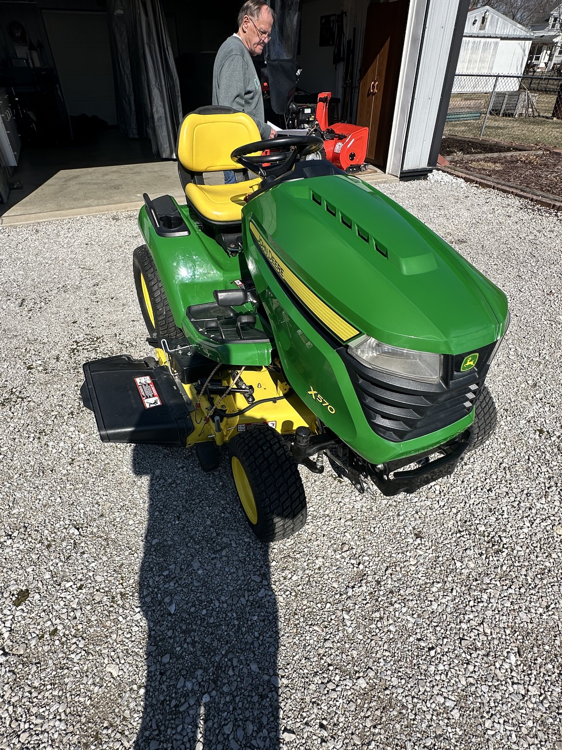 2021 John Deere X570 Image 7