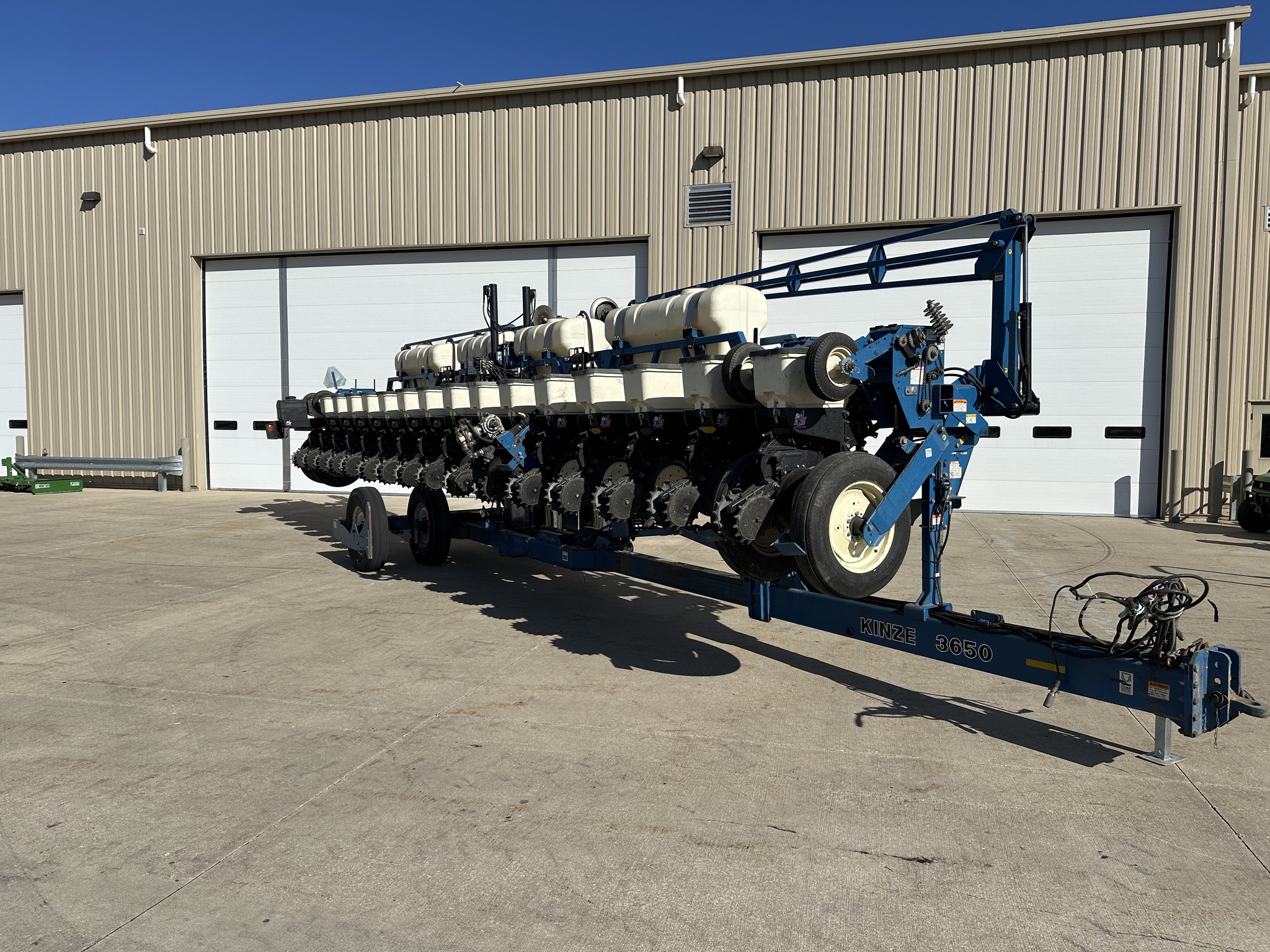 2006 Kinze 3650 Image 1