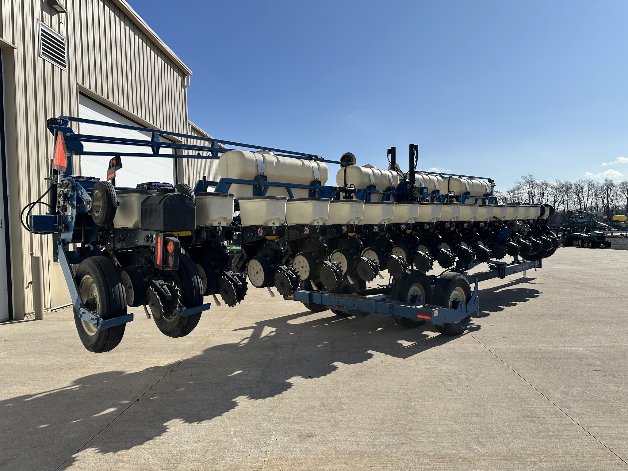 2006 Kinze 3650 Image 4