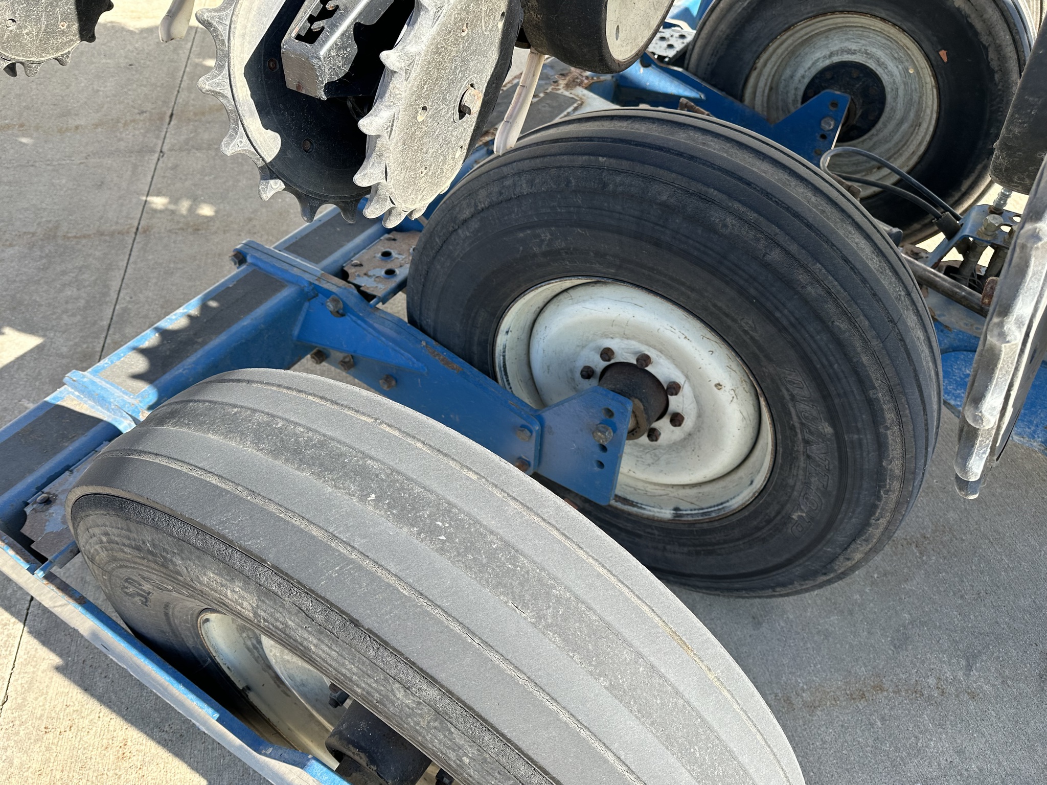 2006 Kinze 3650 Image 12