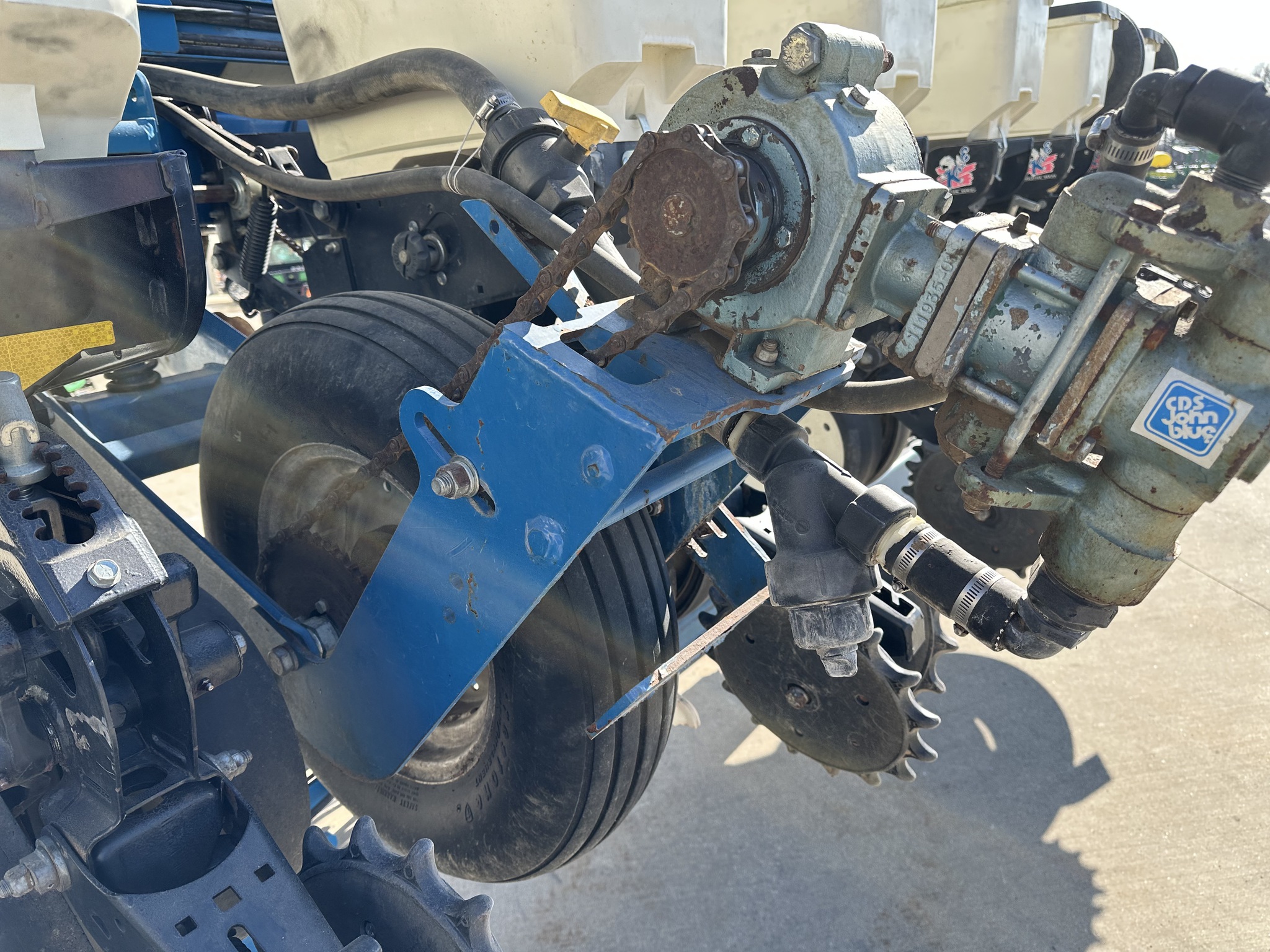 2006 Kinze 3650 Image 13