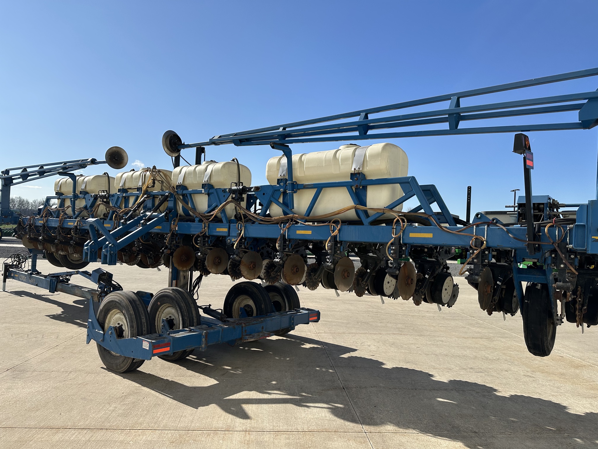 2006 Kinze 3650 Image 5