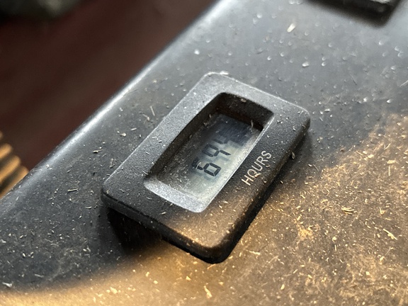 Used 2015 Ferris IS3200Z Zero Turn Mowers at Koenig Equipment in Urbana, OH - Photo11