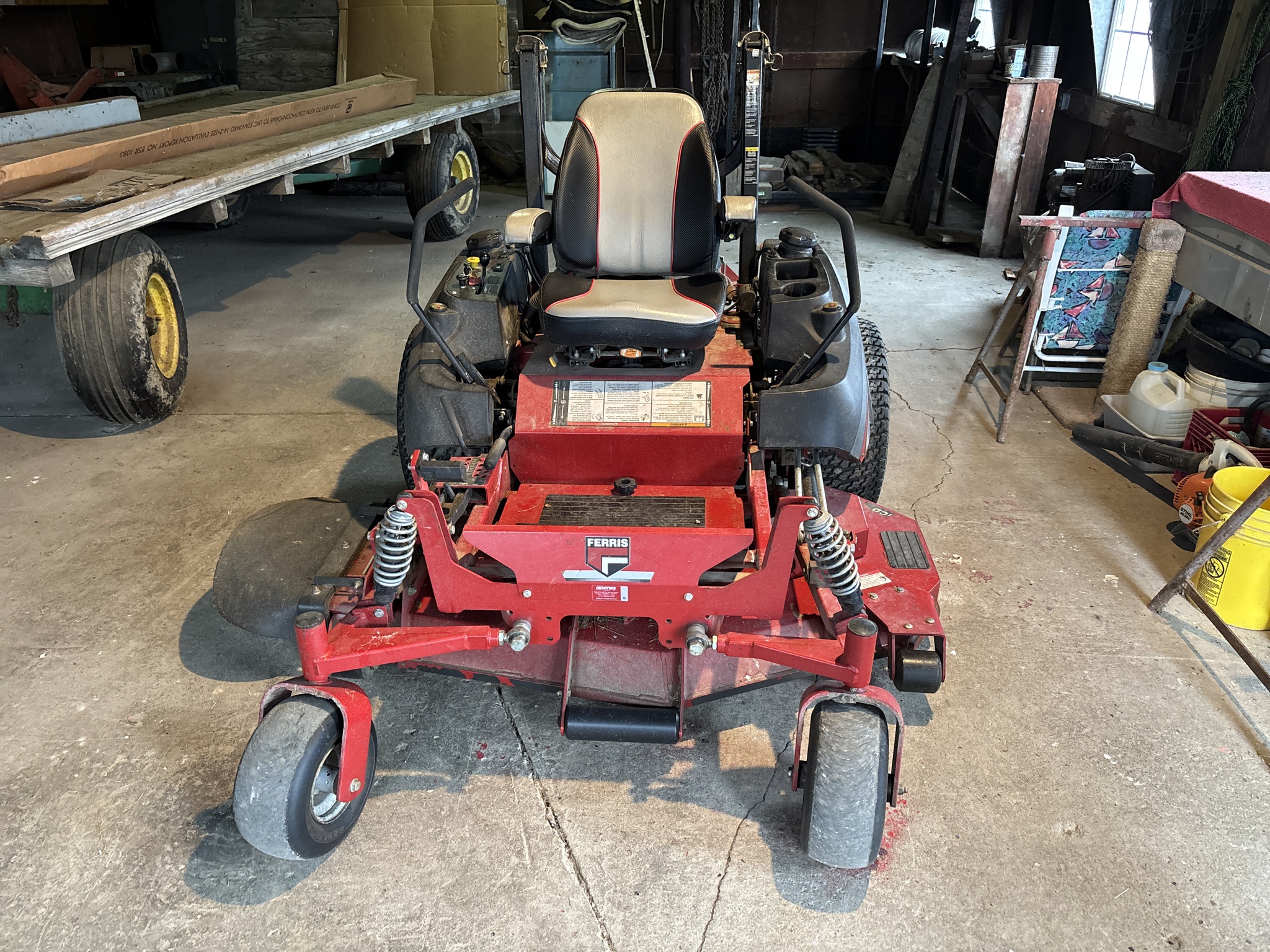 Used 2015 Ferris IS3200Z Zero Turn Mowers at Koenig Equipment in Urbana, OH - PhotoXL1