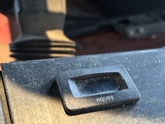 Used 2015 Ferris IS3200Z Zero Turn Mowers at Koenig Equipment in Urbana, OH - Photo13