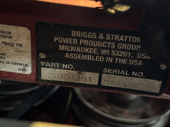 Used 2015 Ferris IS3200Z Zero Turn Mowers at Koenig Equipment in Urbana, OH - Photo14