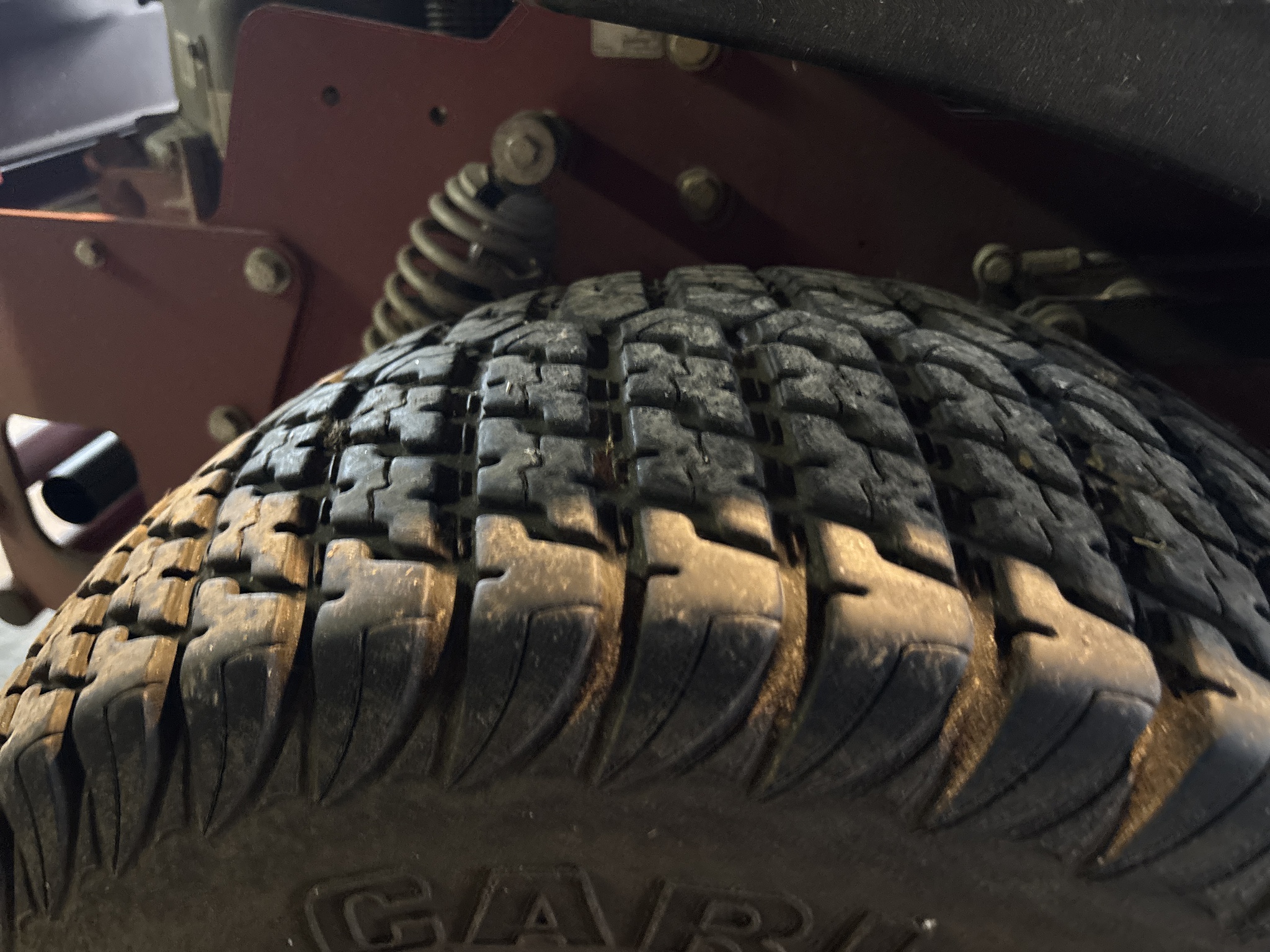 Used 2015 Ferris IS3200Z Zero Turn Mowers at Koenig Equipment in Urbana, OH - PhotoXL16