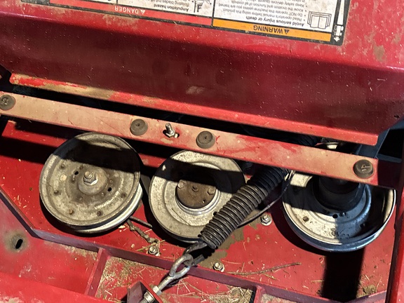 Used 2015 Ferris IS3200Z Zero Turn Mowers at Koenig Equipment in Urbana, OH - Photo21