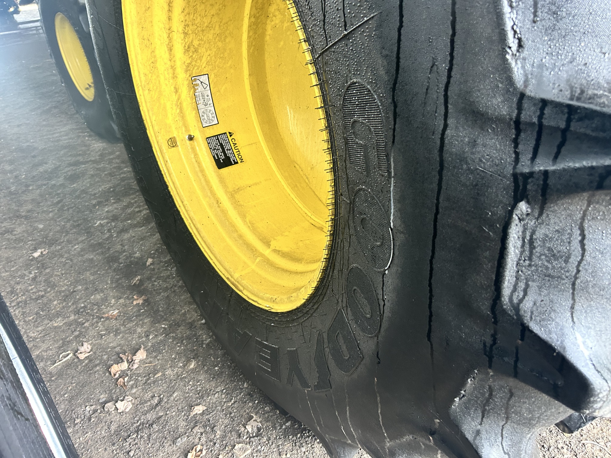 2015 John Deere S680 Image 8