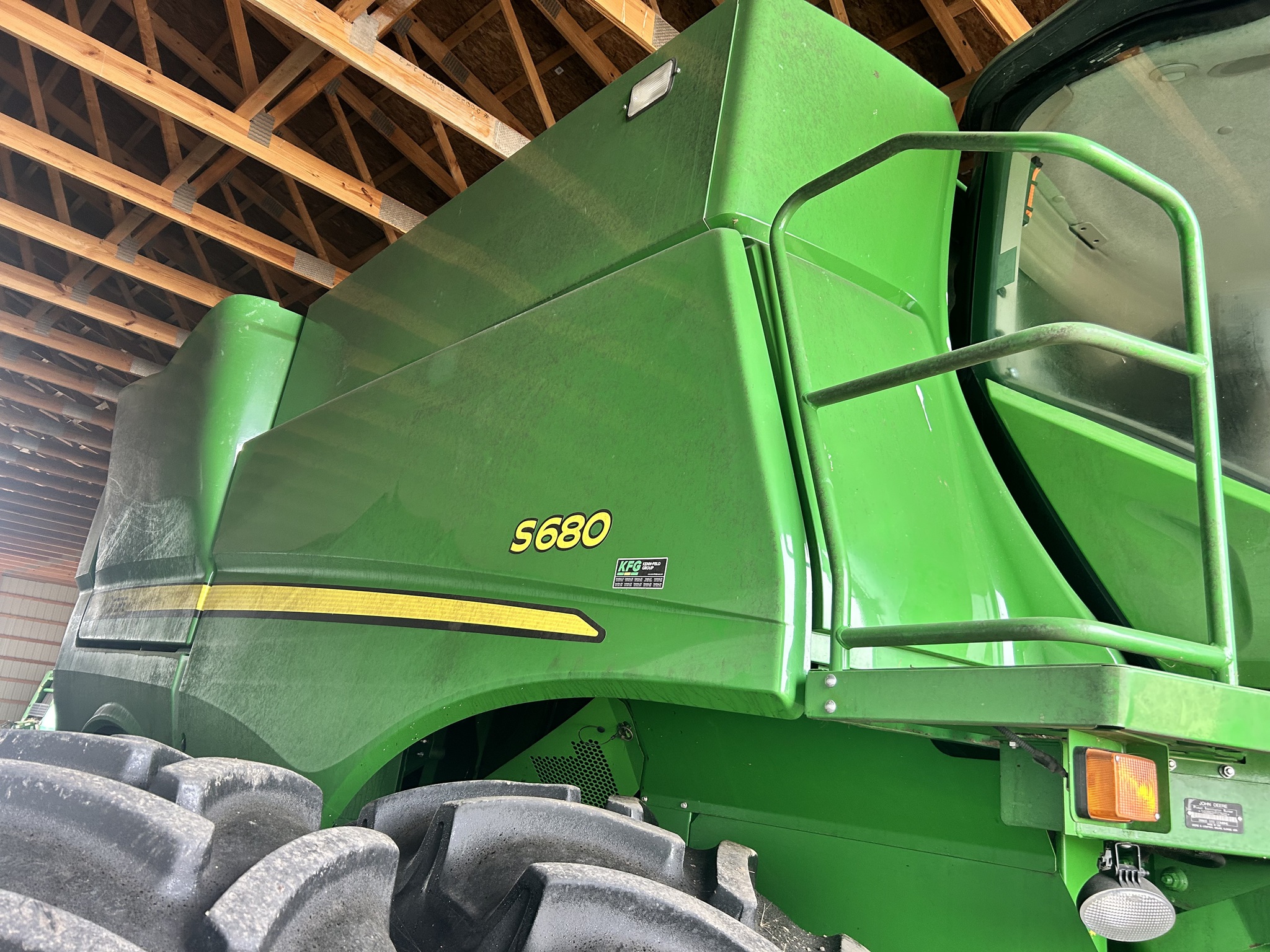2015 John Deere S680 Image 2