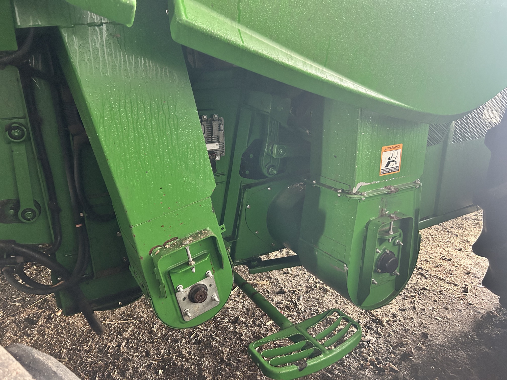 2015 John Deere S680 Image 16