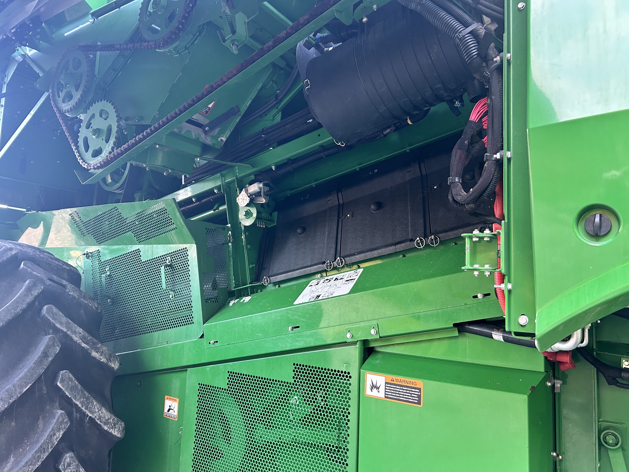 2015 John Deere S680 Image 23