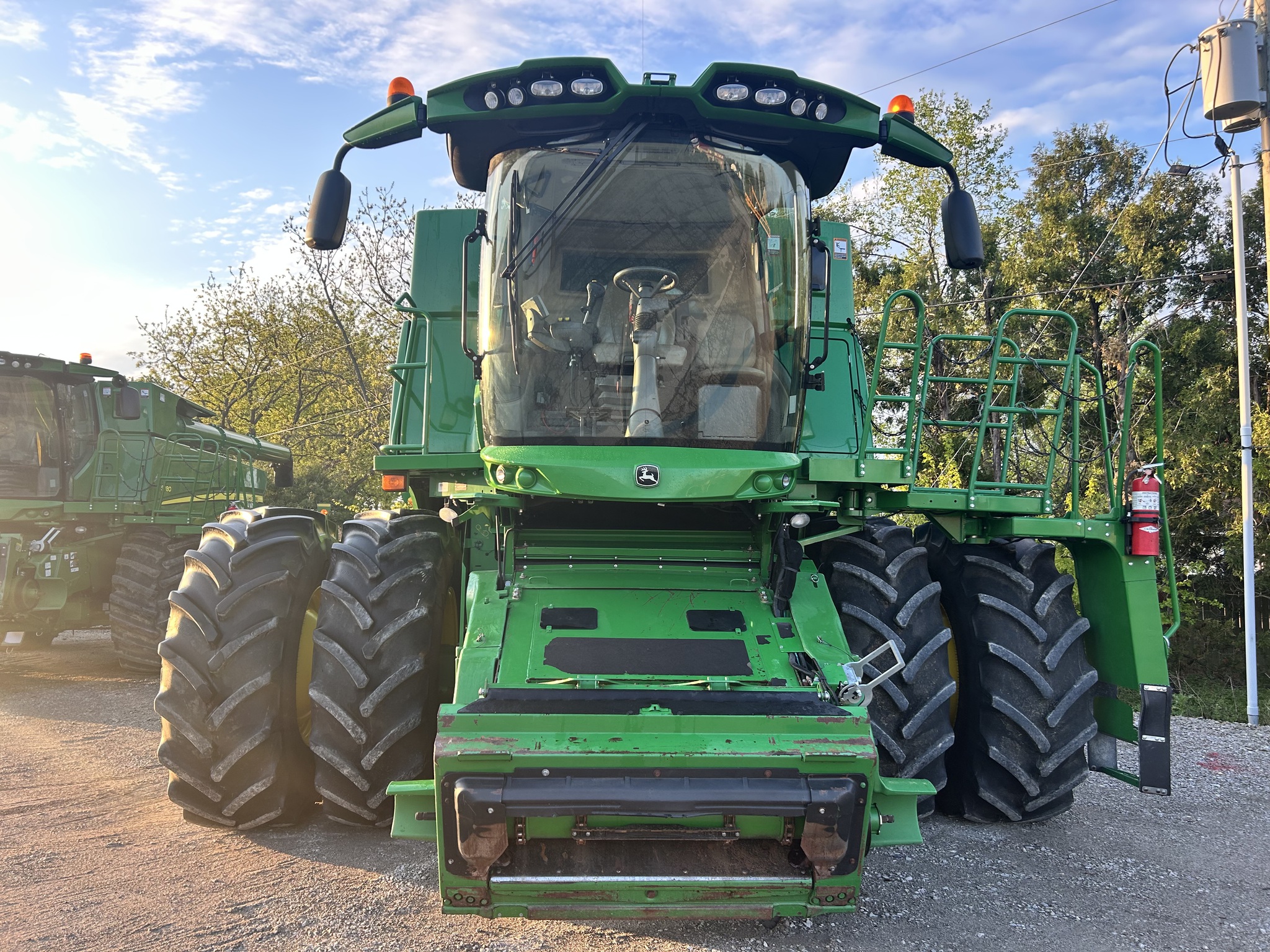 2015 John Deere S680 Image 8
