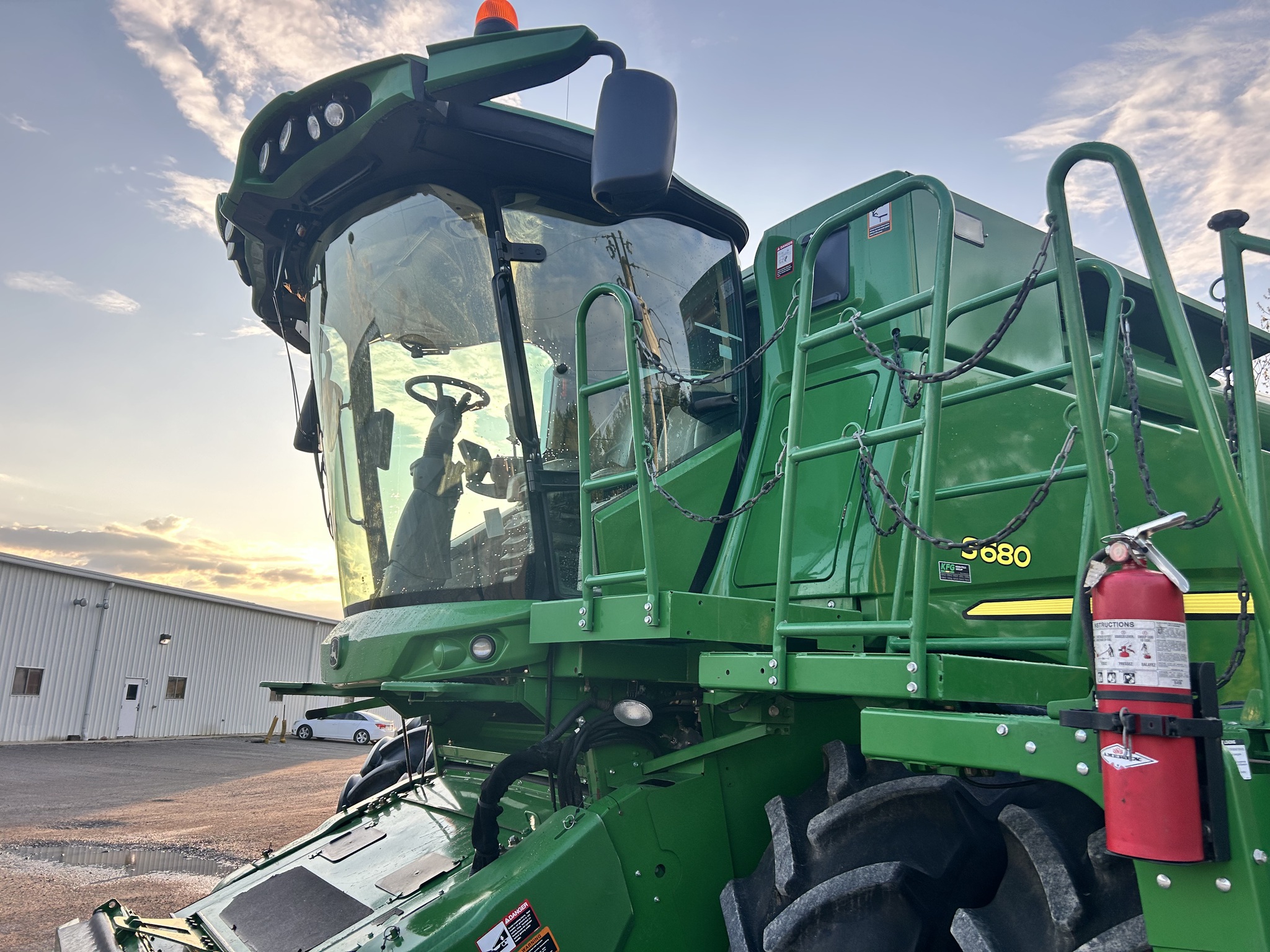 2015 John Deere S680 Image 6