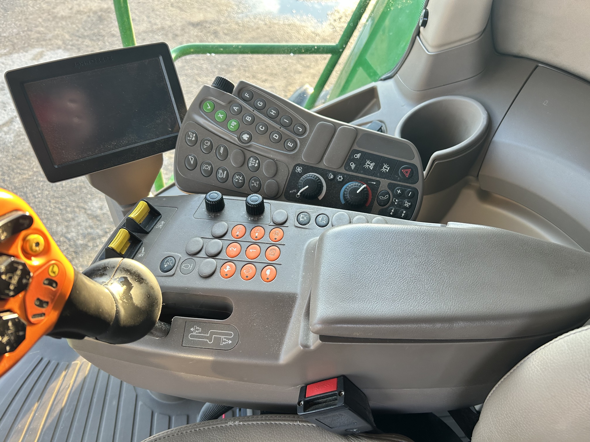 2015 John Deere S680 Image 13
