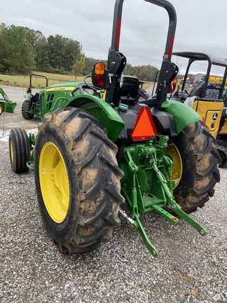 2022 John Deere 5055E Photo 3