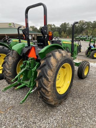 2022 John Deere 5055E Photo 4