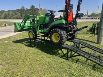 2025 John Deere 1025R Photo 5
